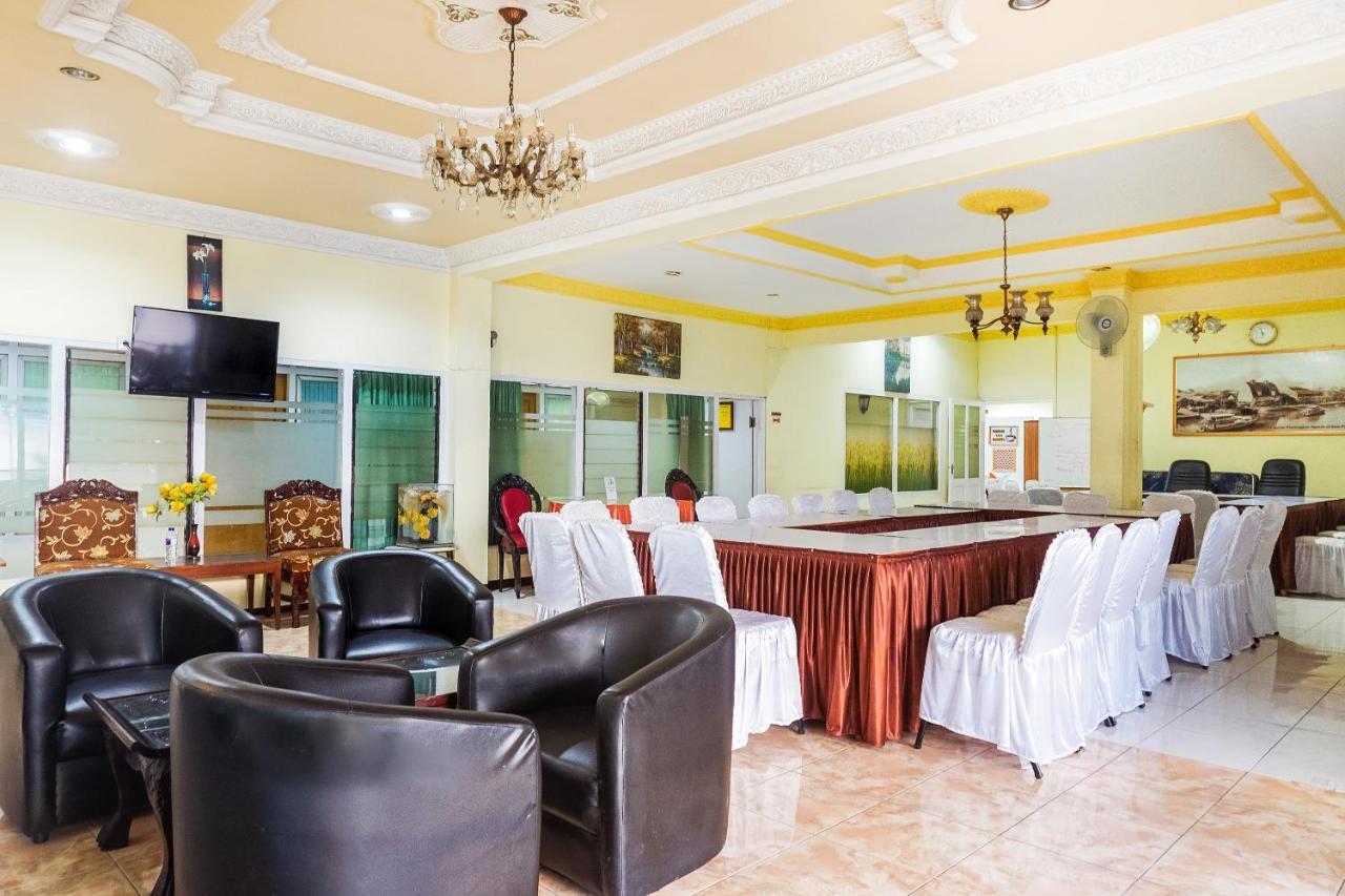 Oyo 375 Hotel Bougenville Syariah Padang  Exterior foto